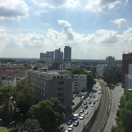 Madame Tower アパート