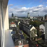 Madame Tower Lägenhet *